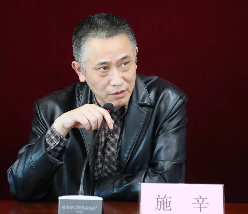 卫主任最新探秘小巷深处的独特风味，揭秘最新发现！